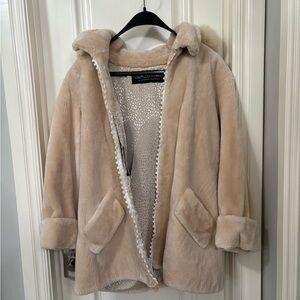 EXQUISITE GENO’S FURS OYSTER SHEARED BEAVER PARKA WITH FOX TRIM